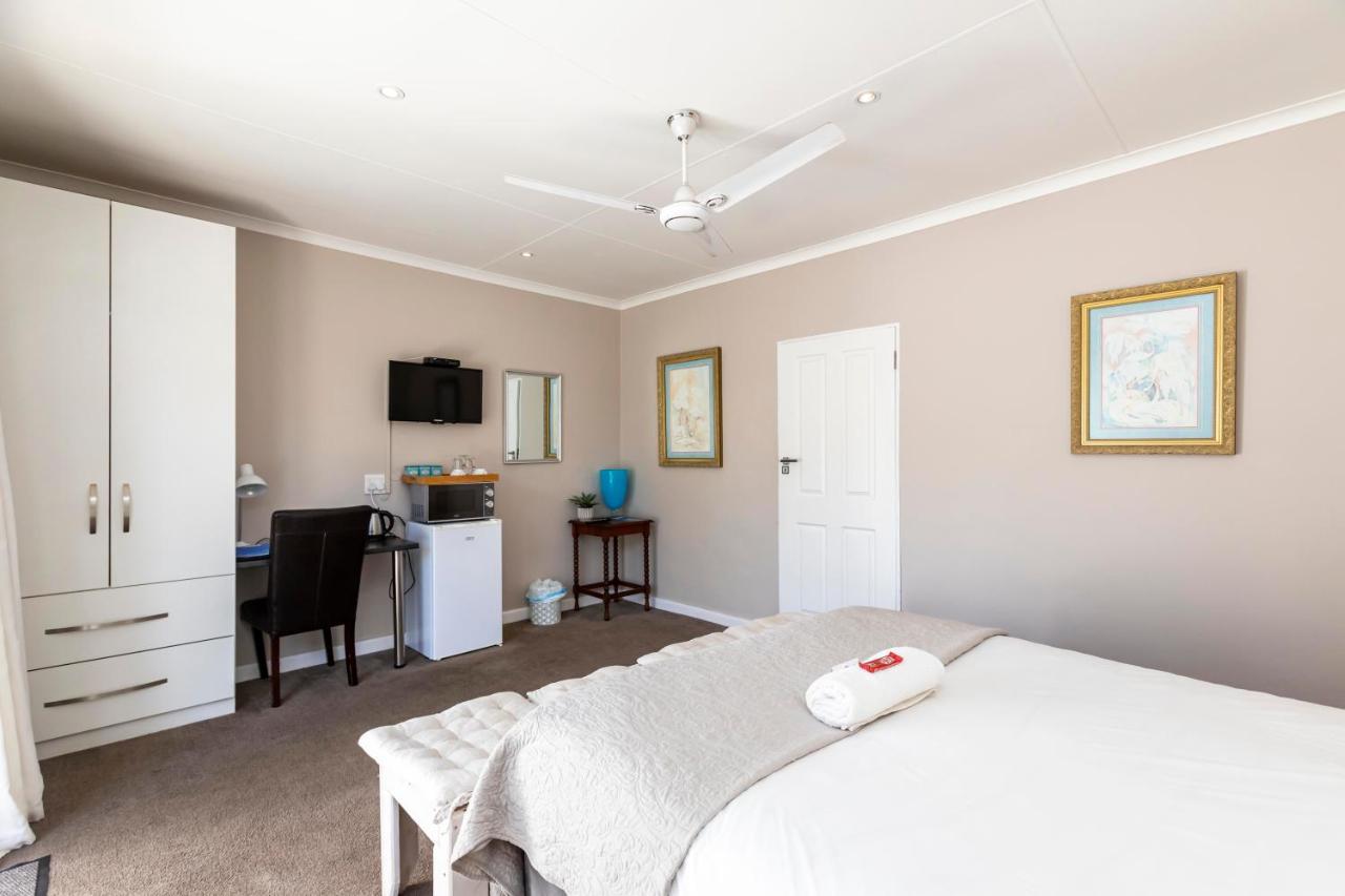 Bed and Breakfast Fish Eagle Manor Ист-Лондон Экстерьер фото
