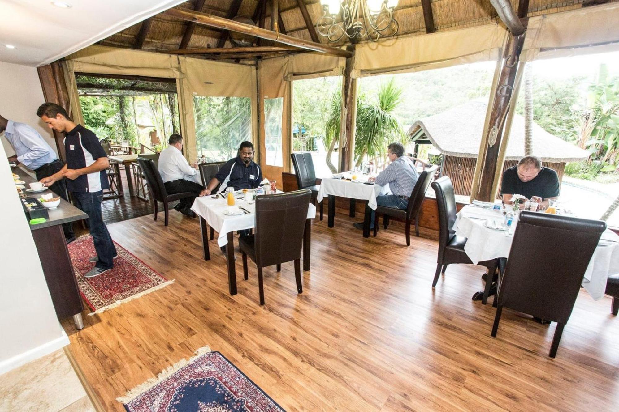 Bed and Breakfast Fish Eagle Manor Ист-Лондон Экстерьер фото